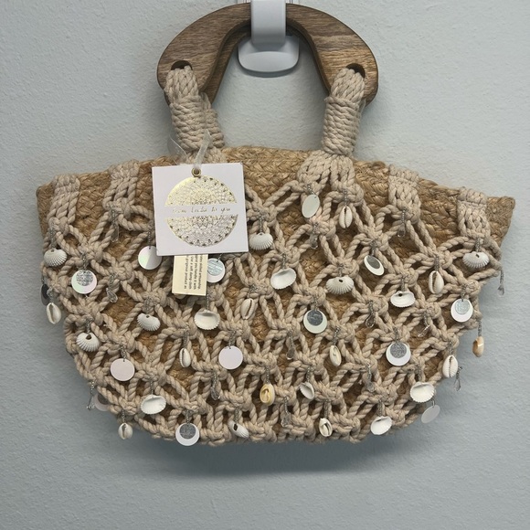 Made In India | Beaded/Seashell Hand-Tote Bag 🐚 - Picture 5 of 7